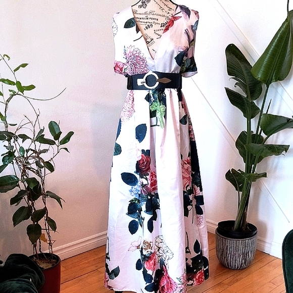 Floral Silky Maxi Florals Dress. Size 3 XL - Picture 1 of 7